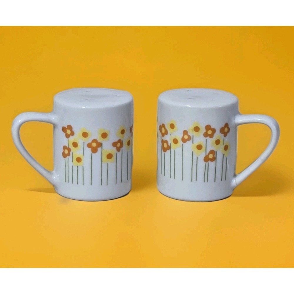 Vintage Salt & Pepper Shakers Japan Takahashi Orange Yellow Flower Daisy MCM ECU